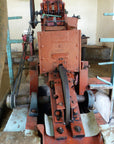 Kahve işleme istasyonunda yıkanmış proses için kullanılan mekanik pulping makinesi.